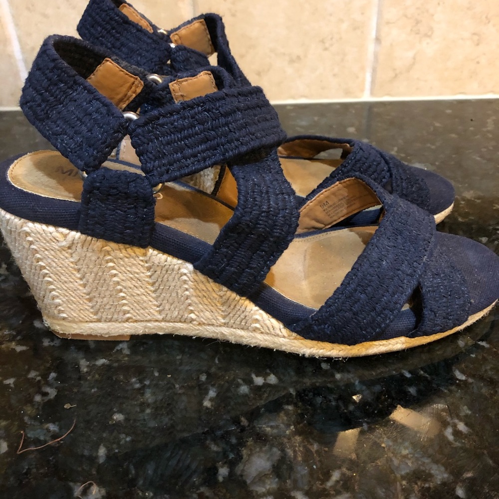 Sandals - Picture 3 of 6